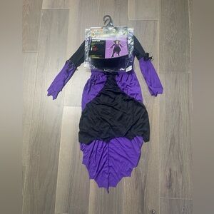 Totally ghoul purple witch child costume. NWT med